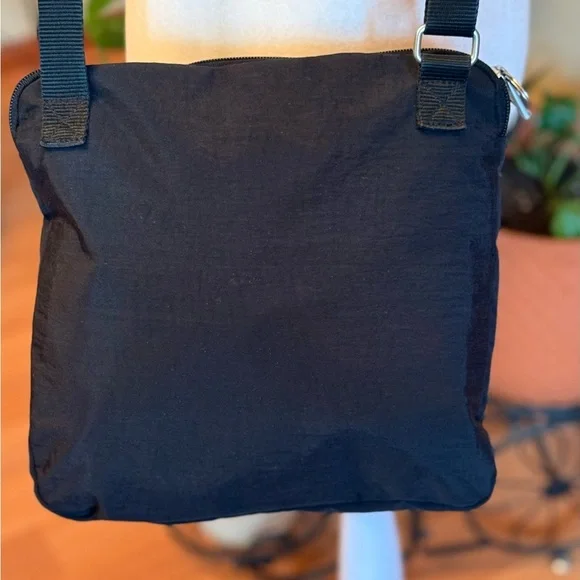 Baggallini Black Nylon Crossbody Bag Travel Organizer Lightweight Multi Pockets - Picture 3 of 14